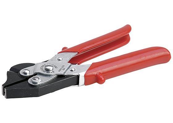 Flat Nose Pliers w/Wire Cutters 8"